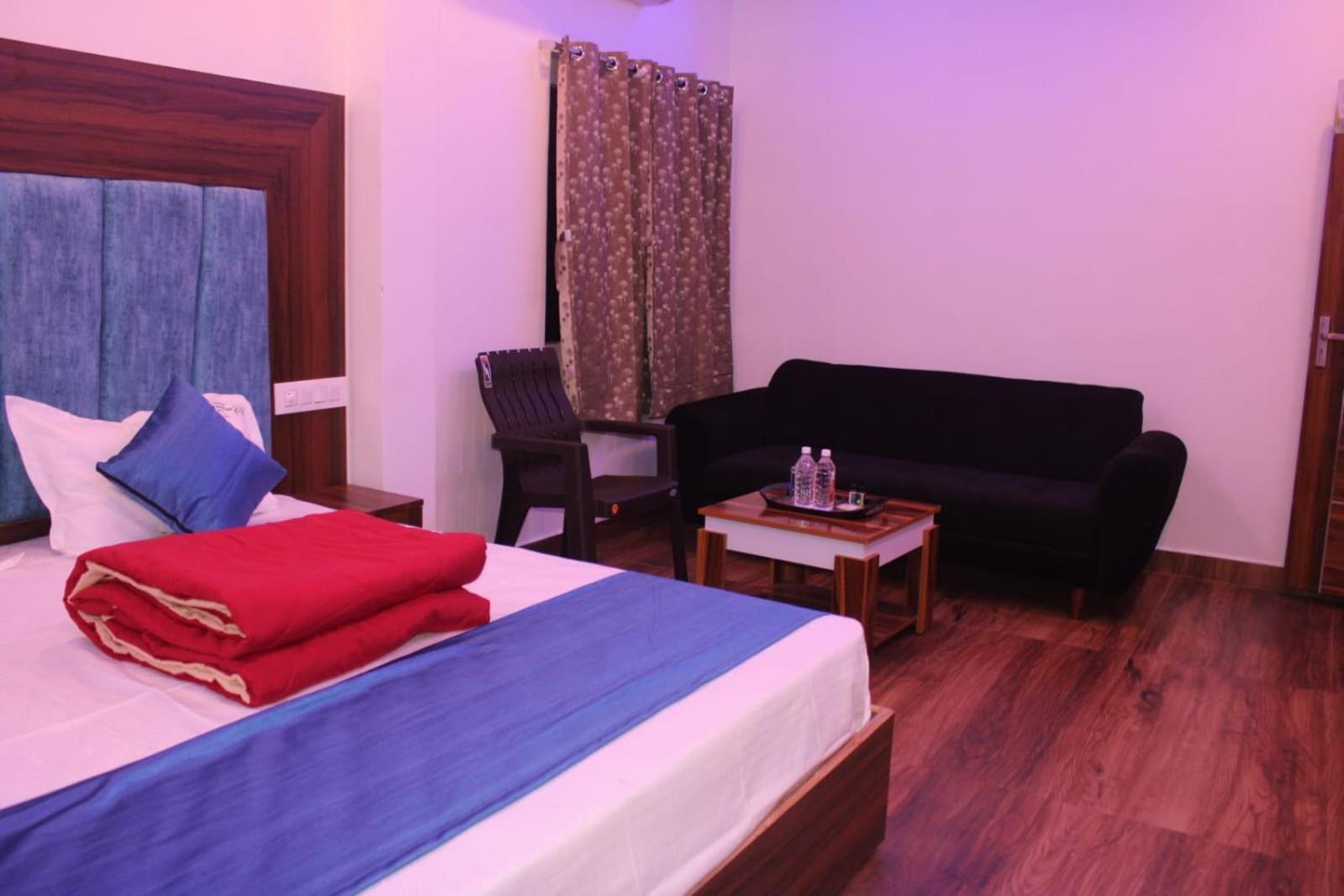 Отель Lalitha Karunya Residency A/C Bapatla Экстерьер фото